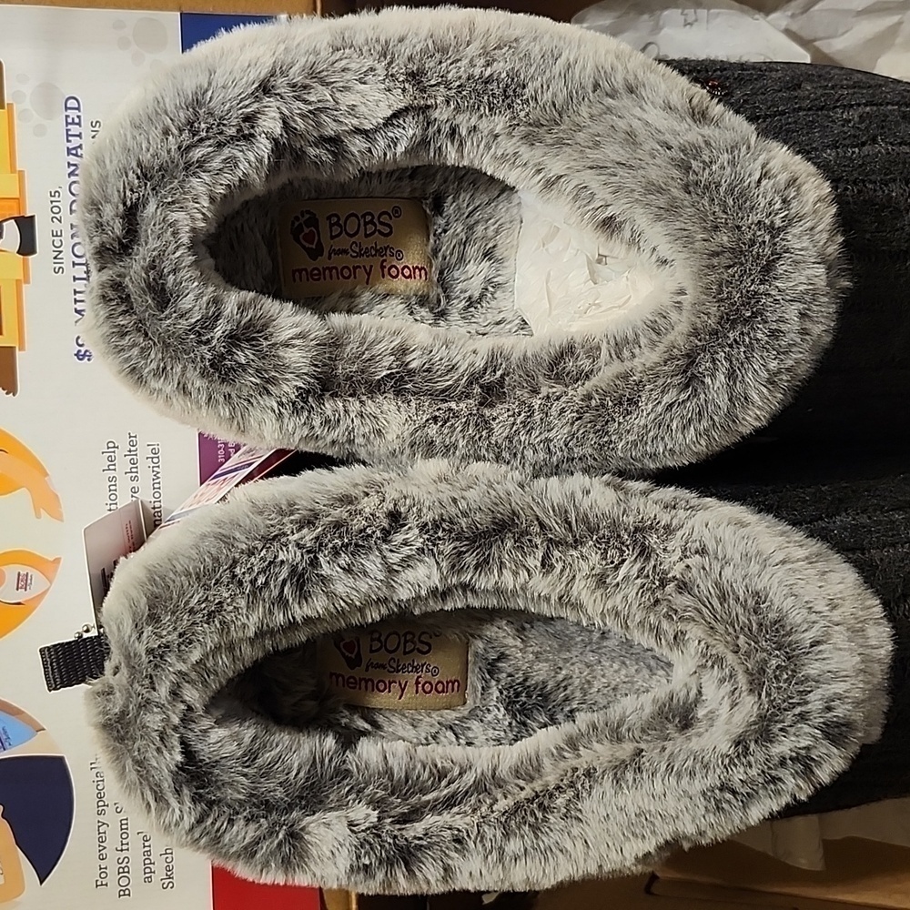 Skechers BOBS Keepsakes Ice Angel Charcoal Slippers Cable Knit Faux Fur 8.5 Wide - Picture 2 of 16